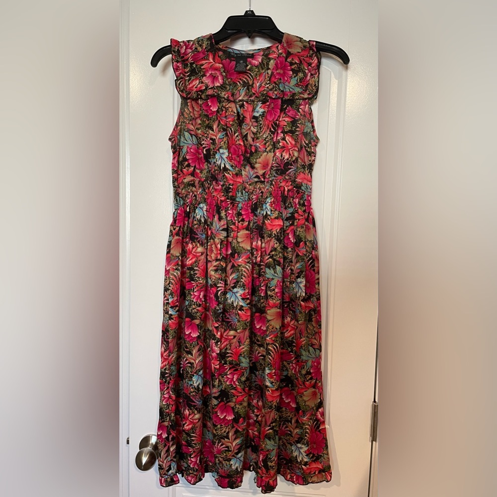 Floral sleeveless dress tea length size M